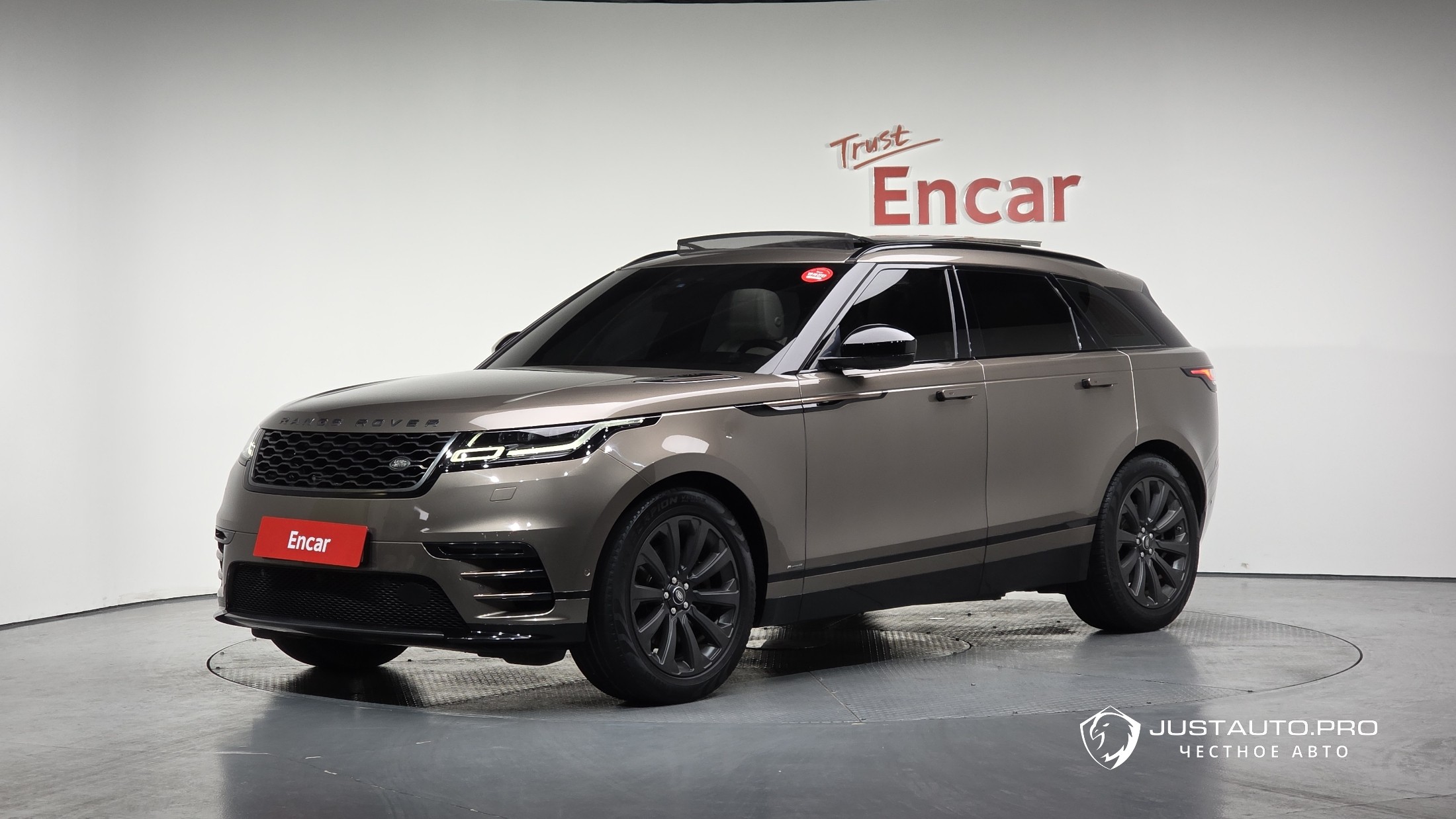 Автомобиль Land Rover Range Rover Velar