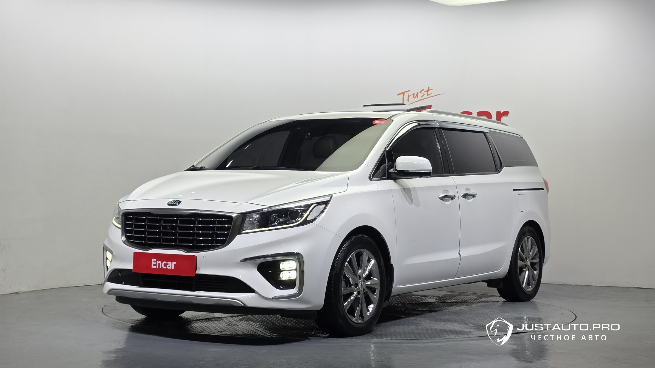 Автомобиль Kia Canival