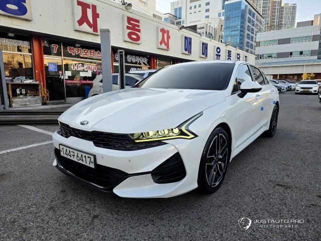 Автомобиль Kia K5