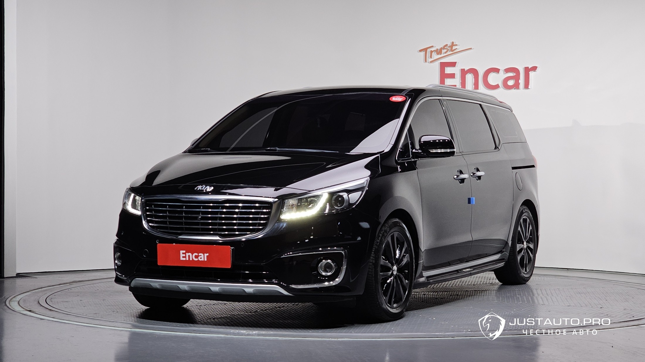 Автомобиль Kia Canival