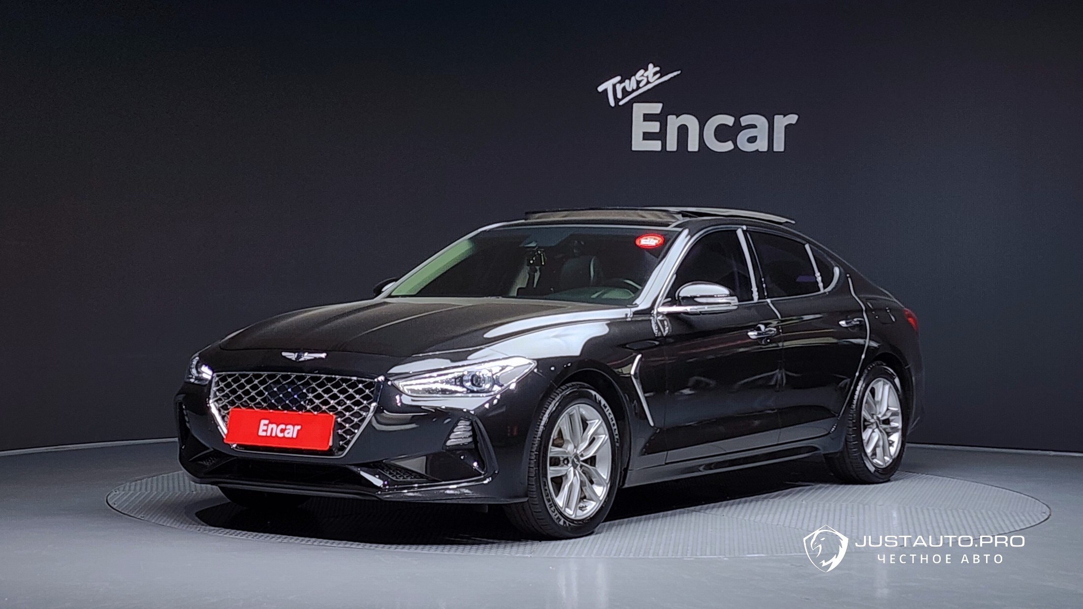 Автомобиль Genesis G70