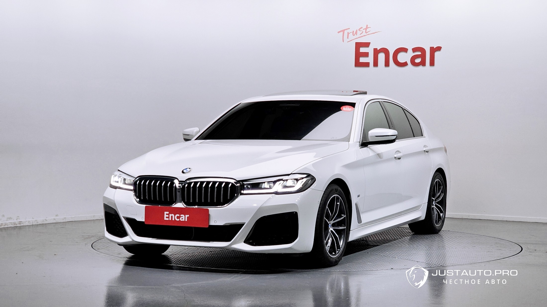 Автомобиль BMW 5-Series