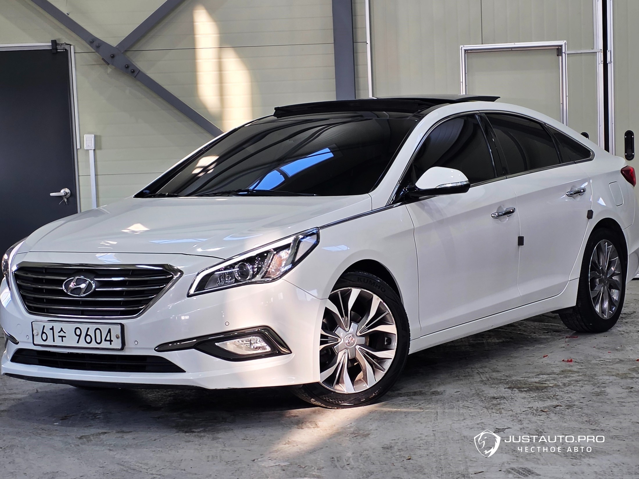 Автомобиль Hyundai Sonata