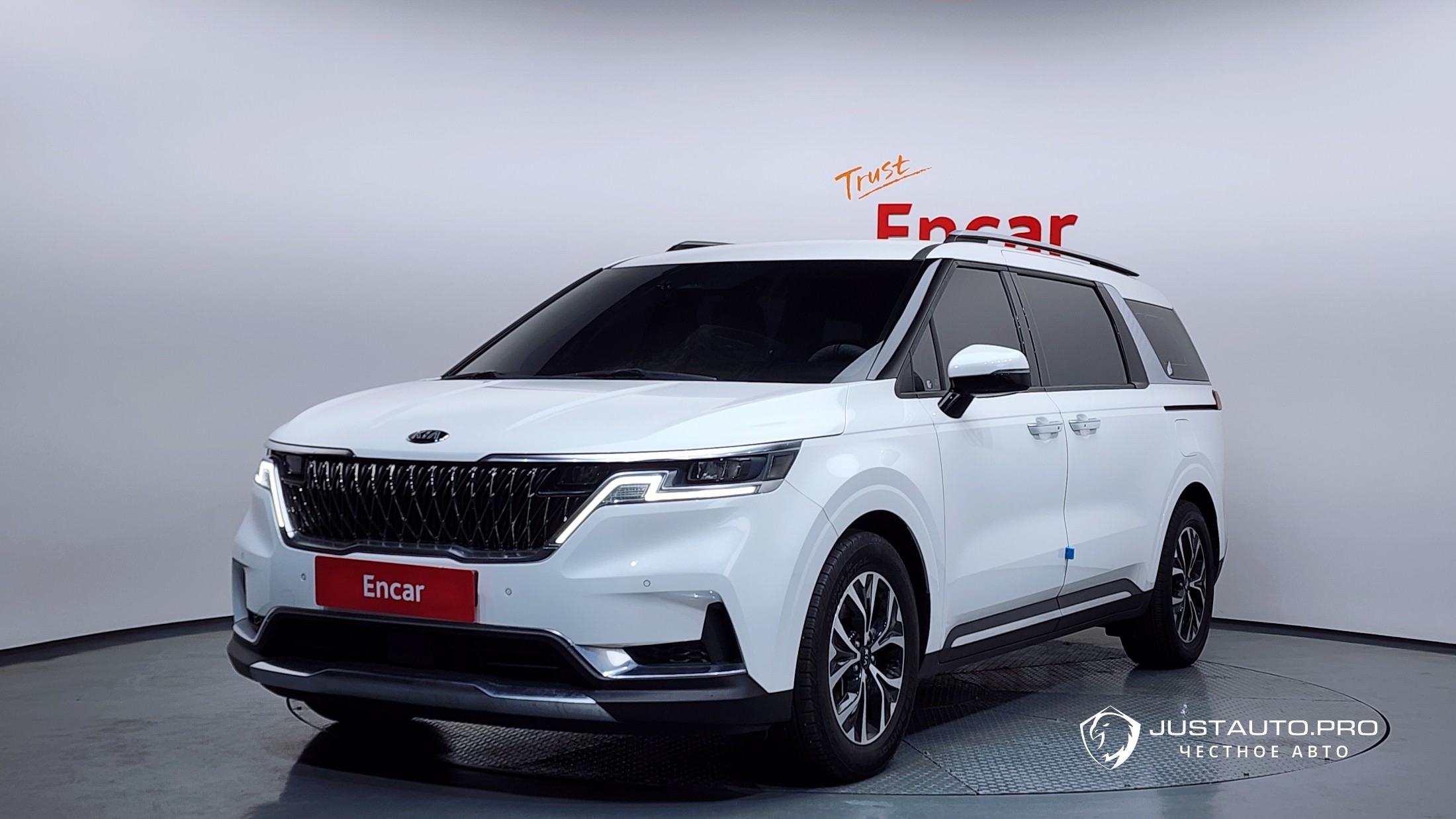 Автомобиль Kia Canival