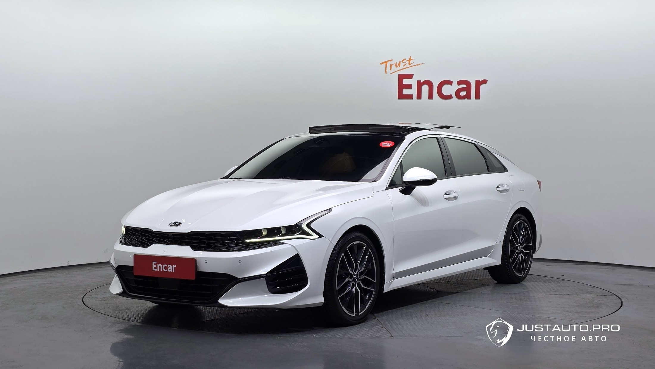 Автомобиль Kia K5