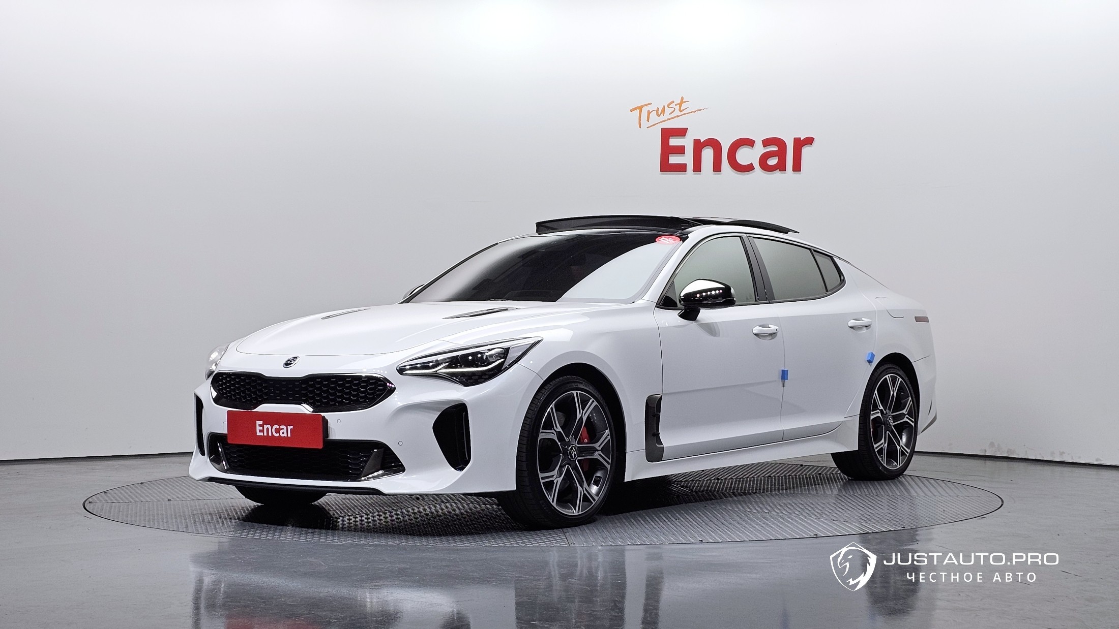 Автомобиль Kia Stinger
