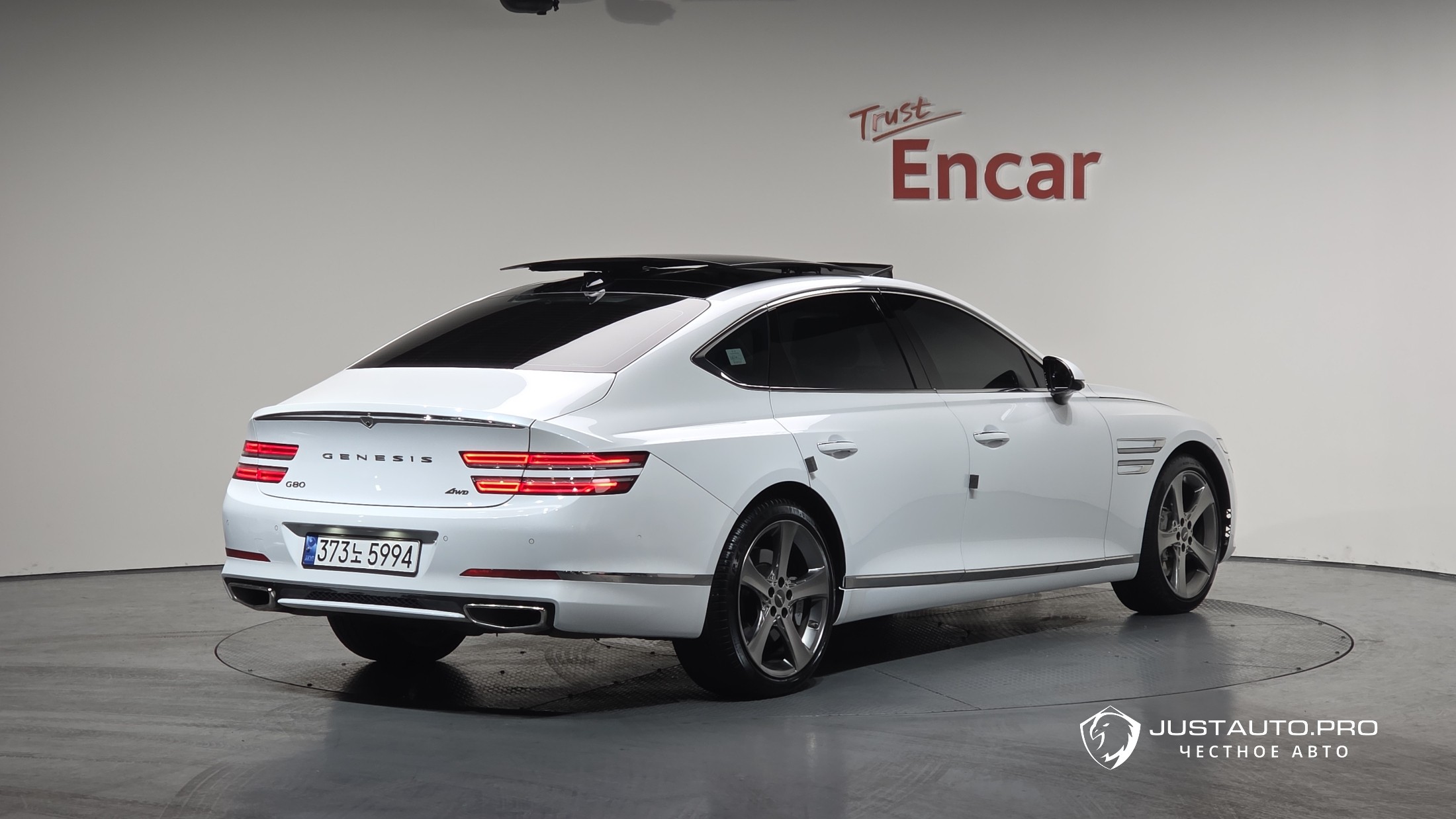 Автомобиль Genesis G80