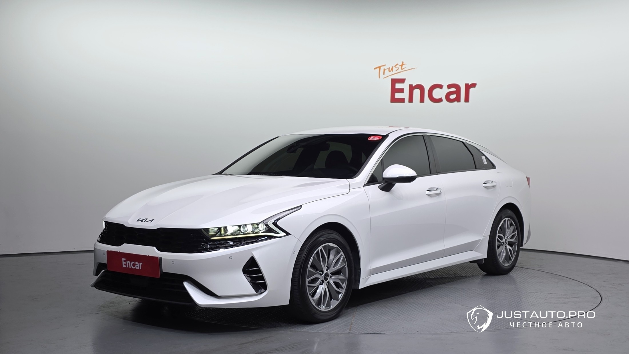 Автомобиль Kia K5