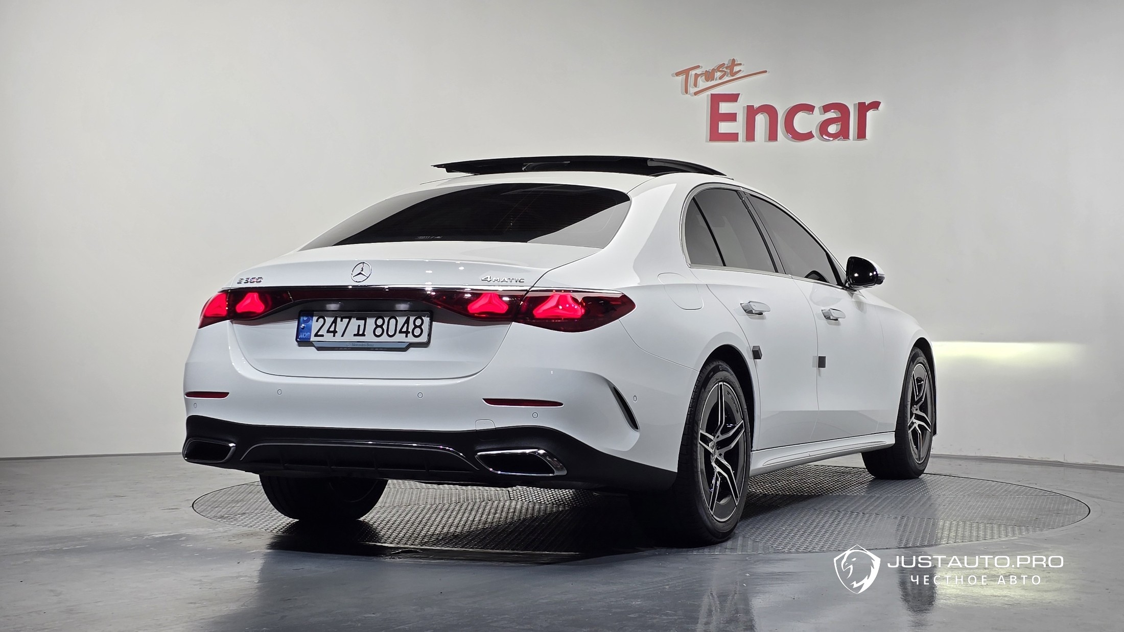 Автомобиль Mercedes-Benz E-Class