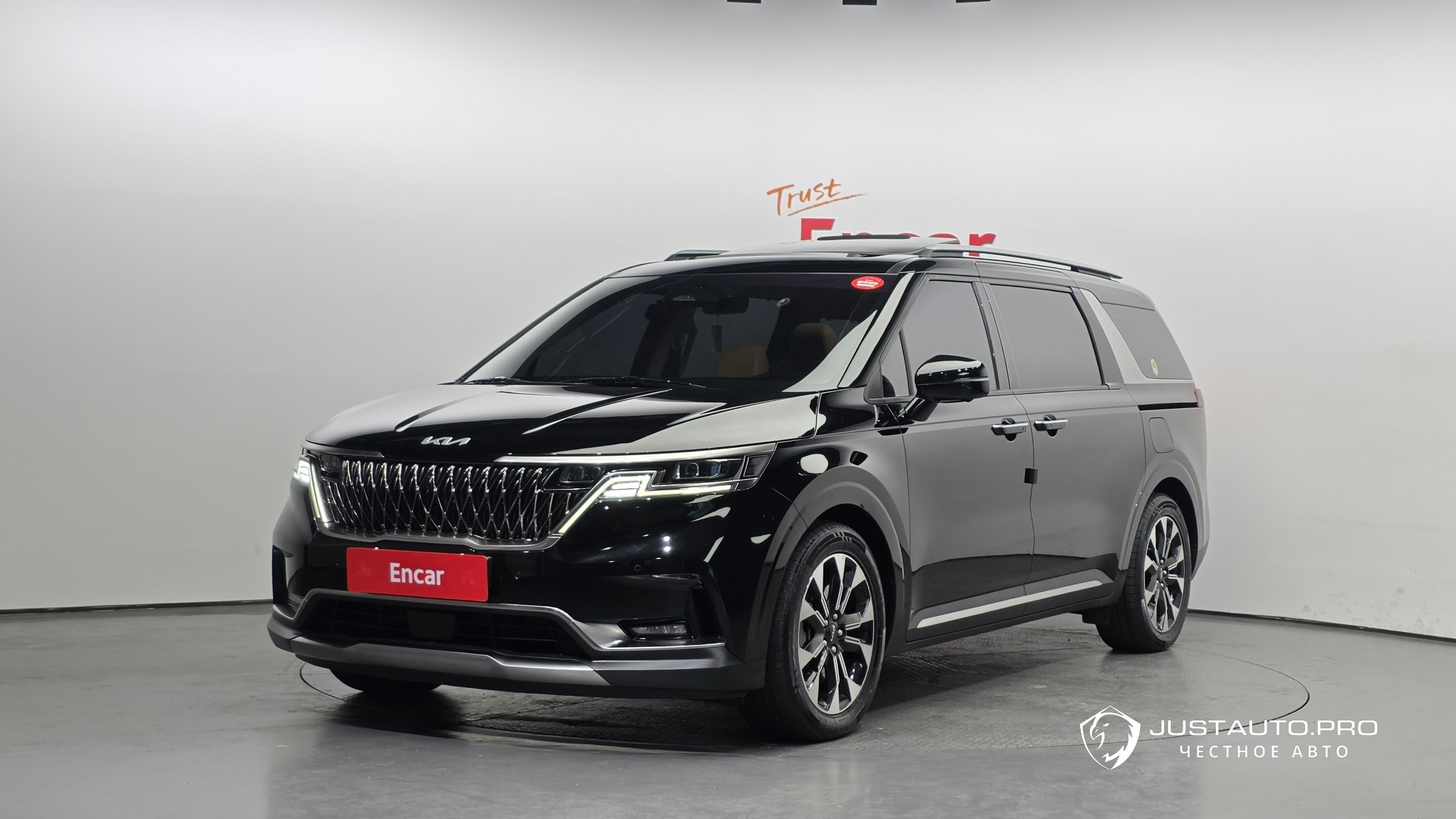 Автомобиль Kia Canival