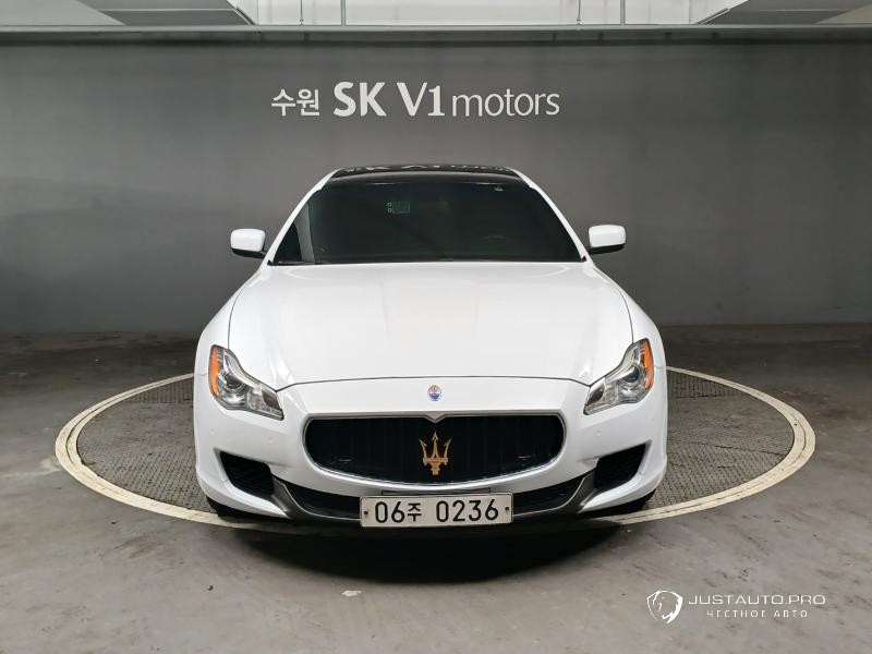 Автомобиль Maserati Quattroporte