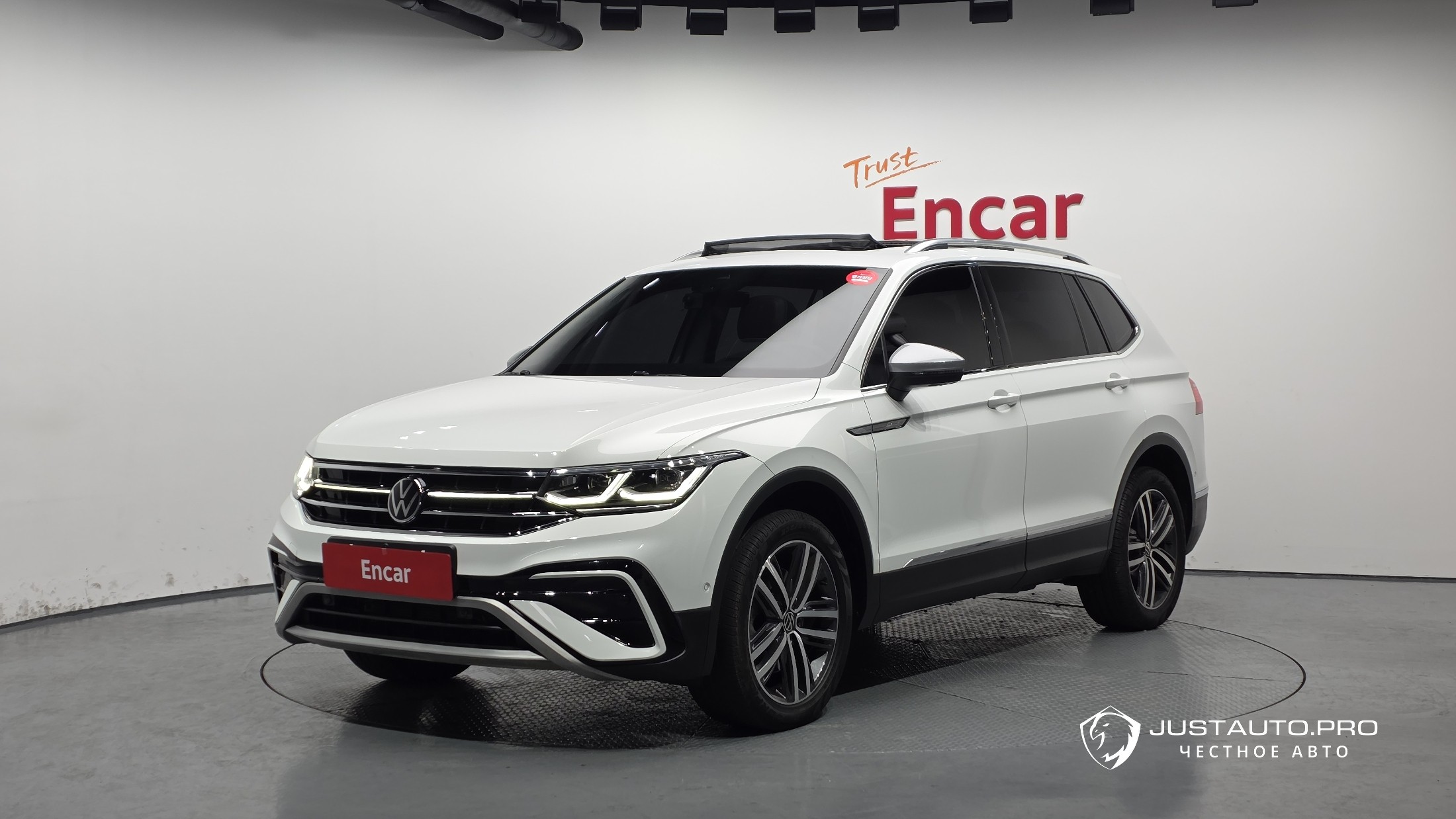 Автомобиль Volkswagen Tiguan