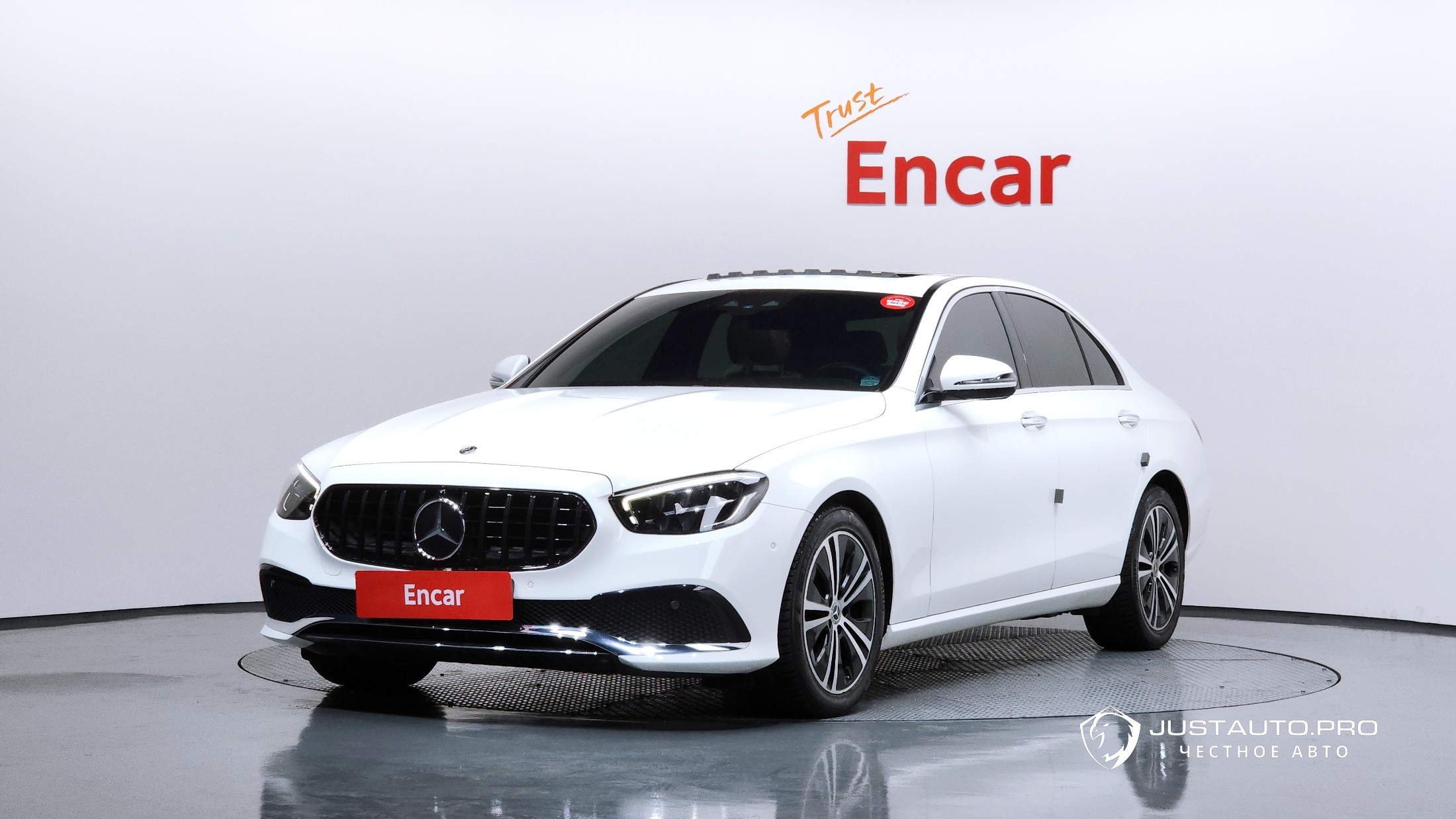 Автомобиль Mercedes-Benz E-Class