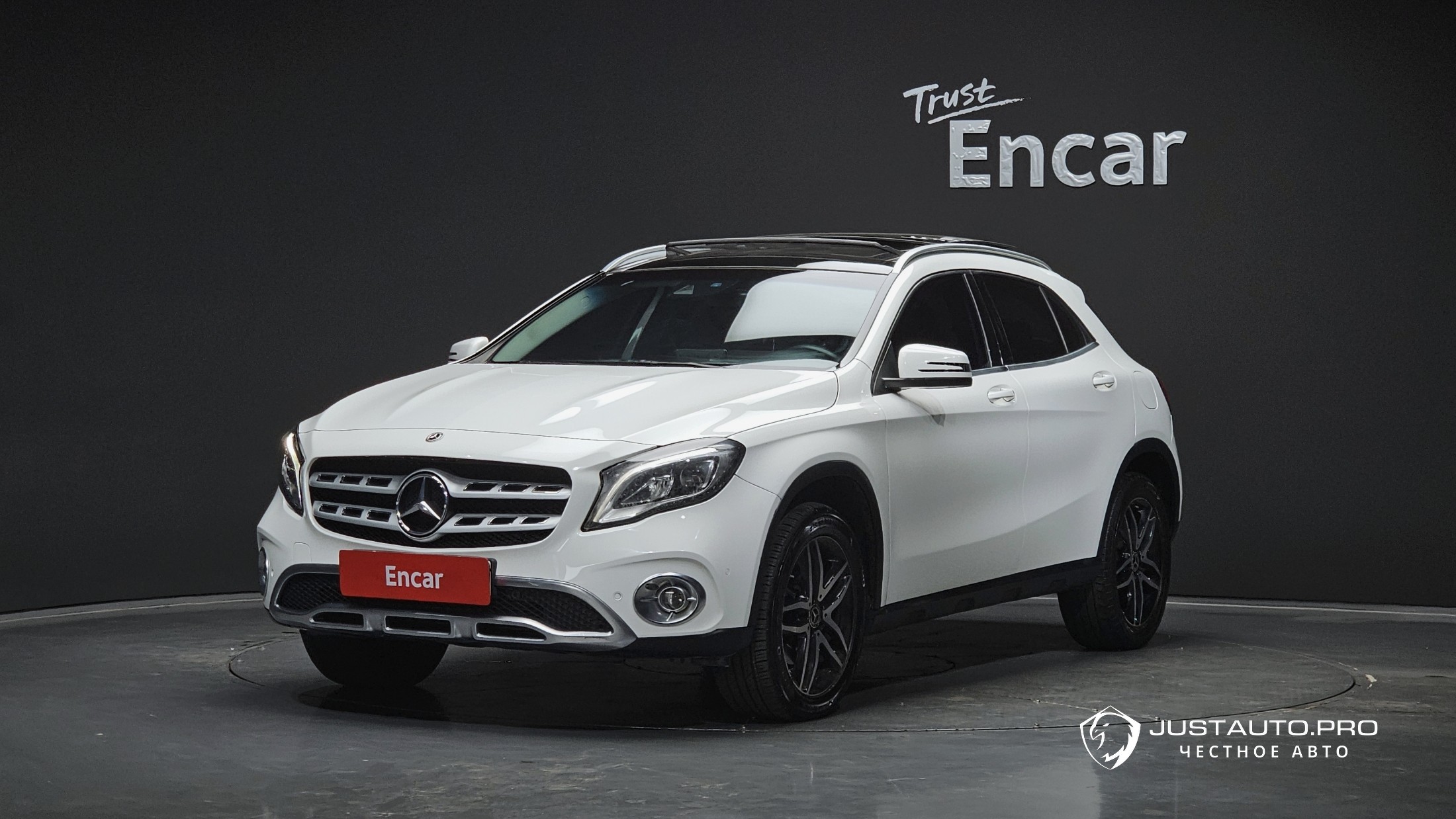 Автомобиль Mercedes-Benz GLA-Class
