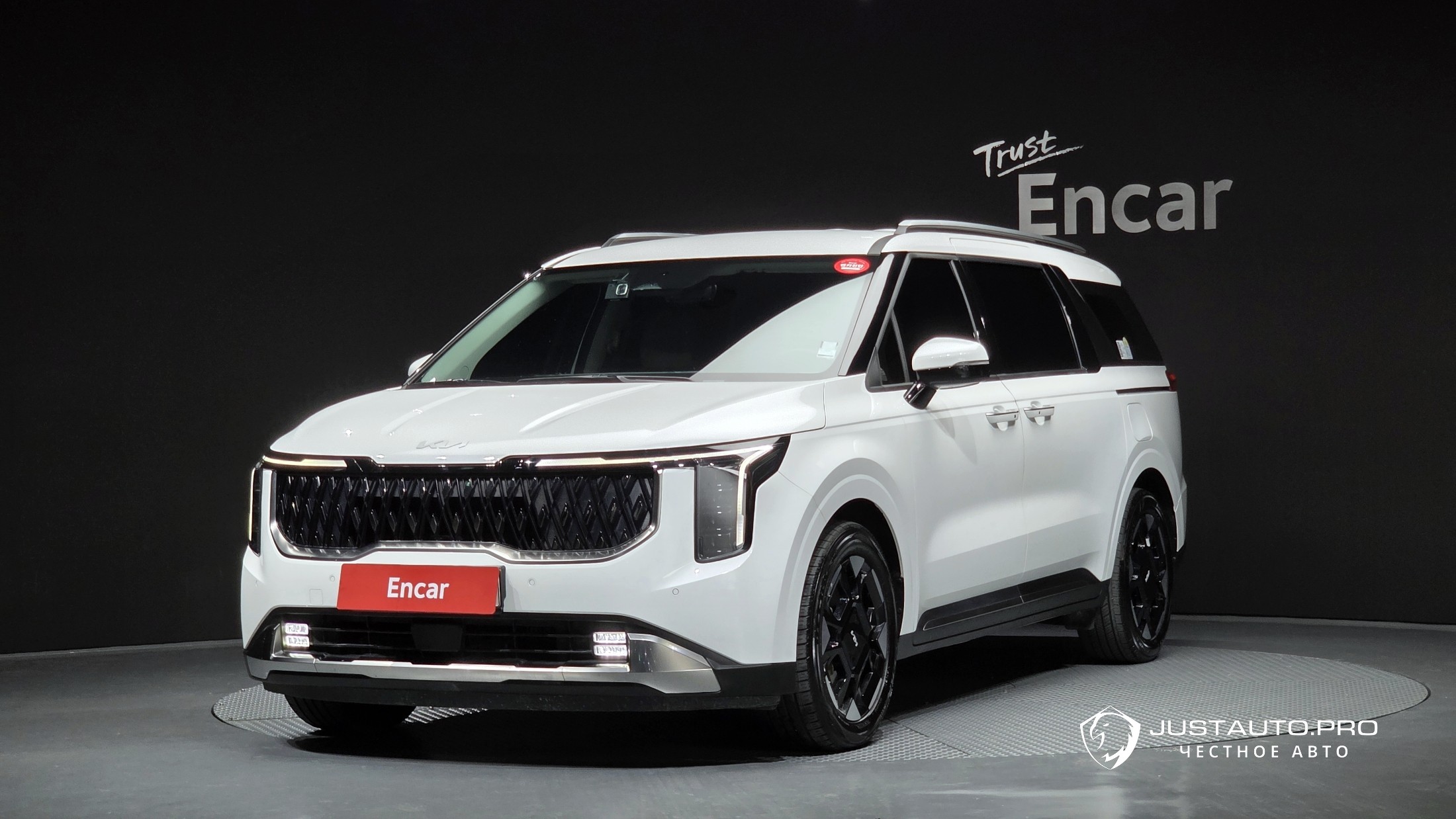 Автомобиль Kia Canival