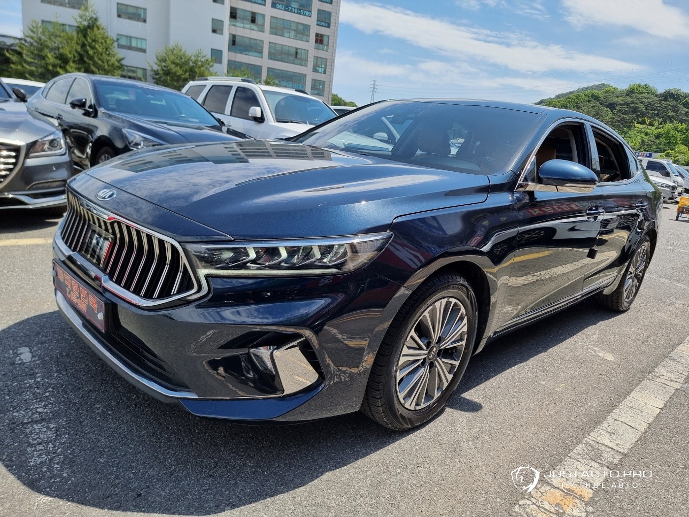 Автомобиль Kia K7