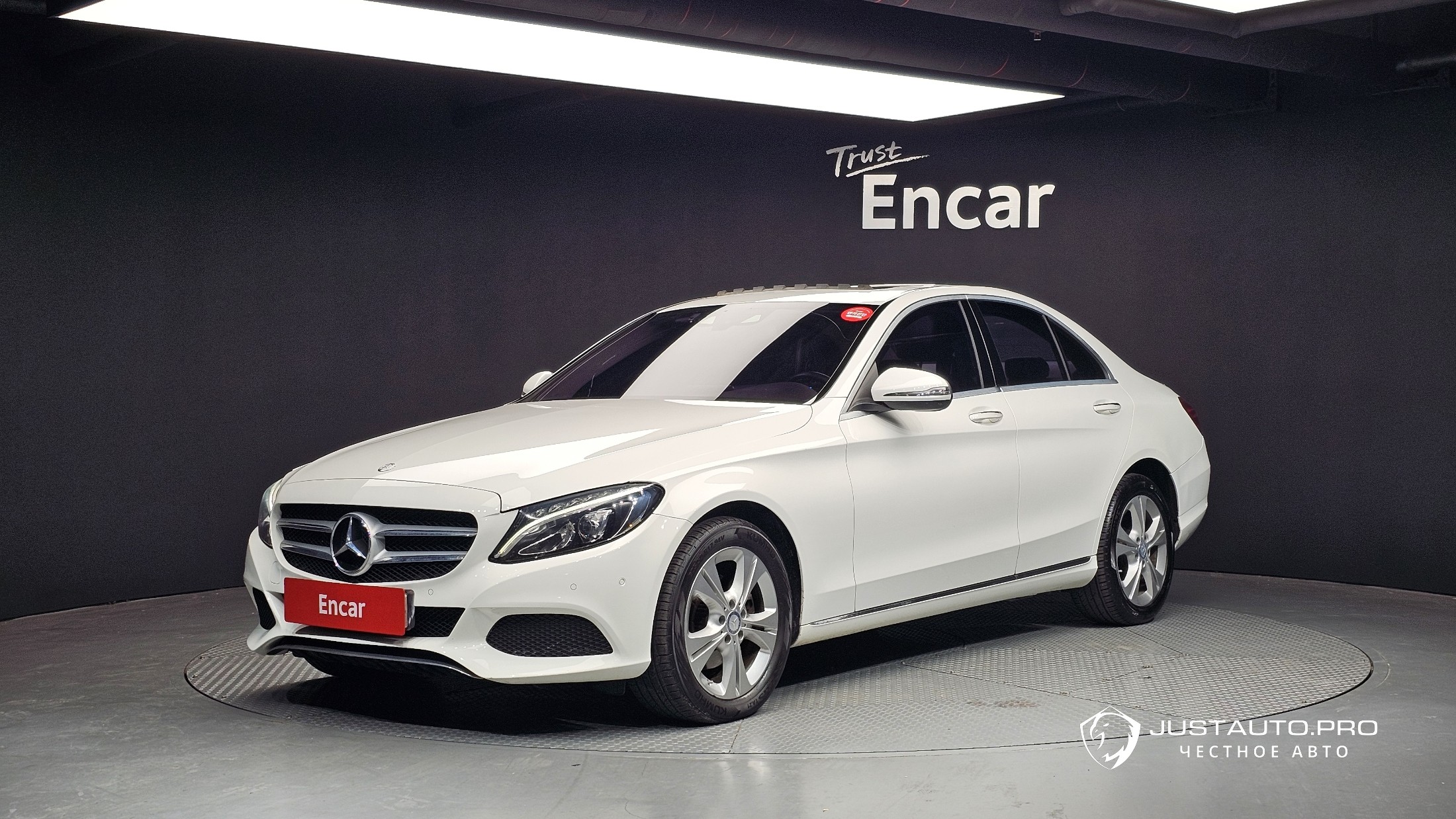 Автомобиль Mercedes-Benz C-Class