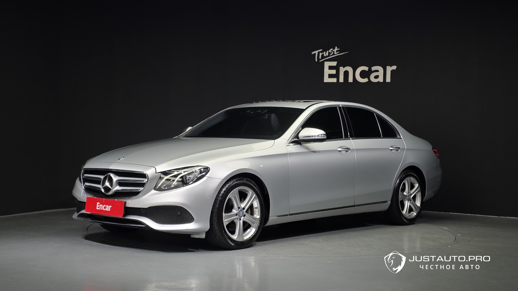 Автомобиль Mercedes-Benz E-Class