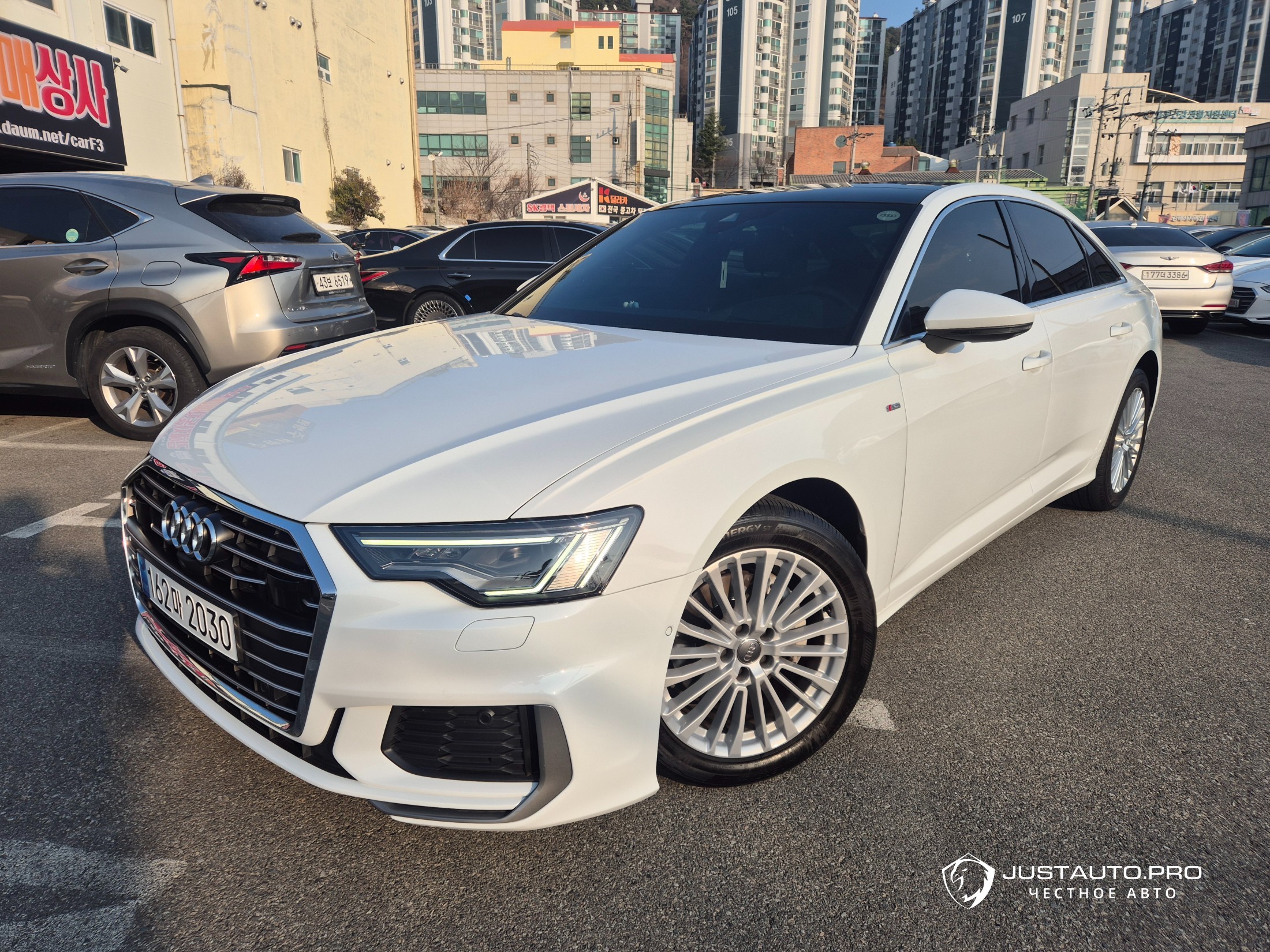 Автомобиль Audi A6