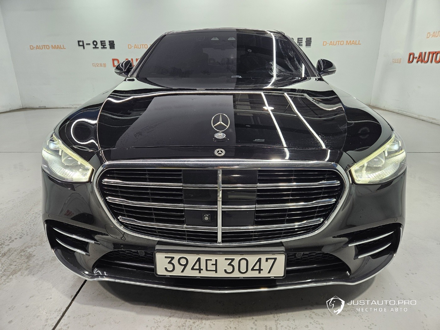 Автомобиль Mercedes-Benz S-Class