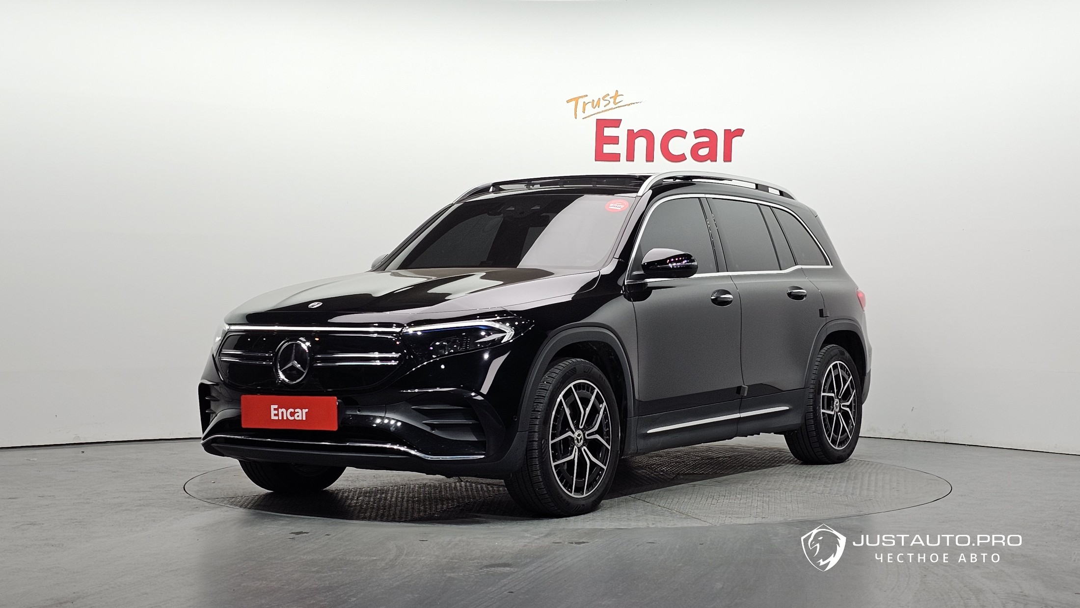 Автомобиль Mercedes-Benz EQB