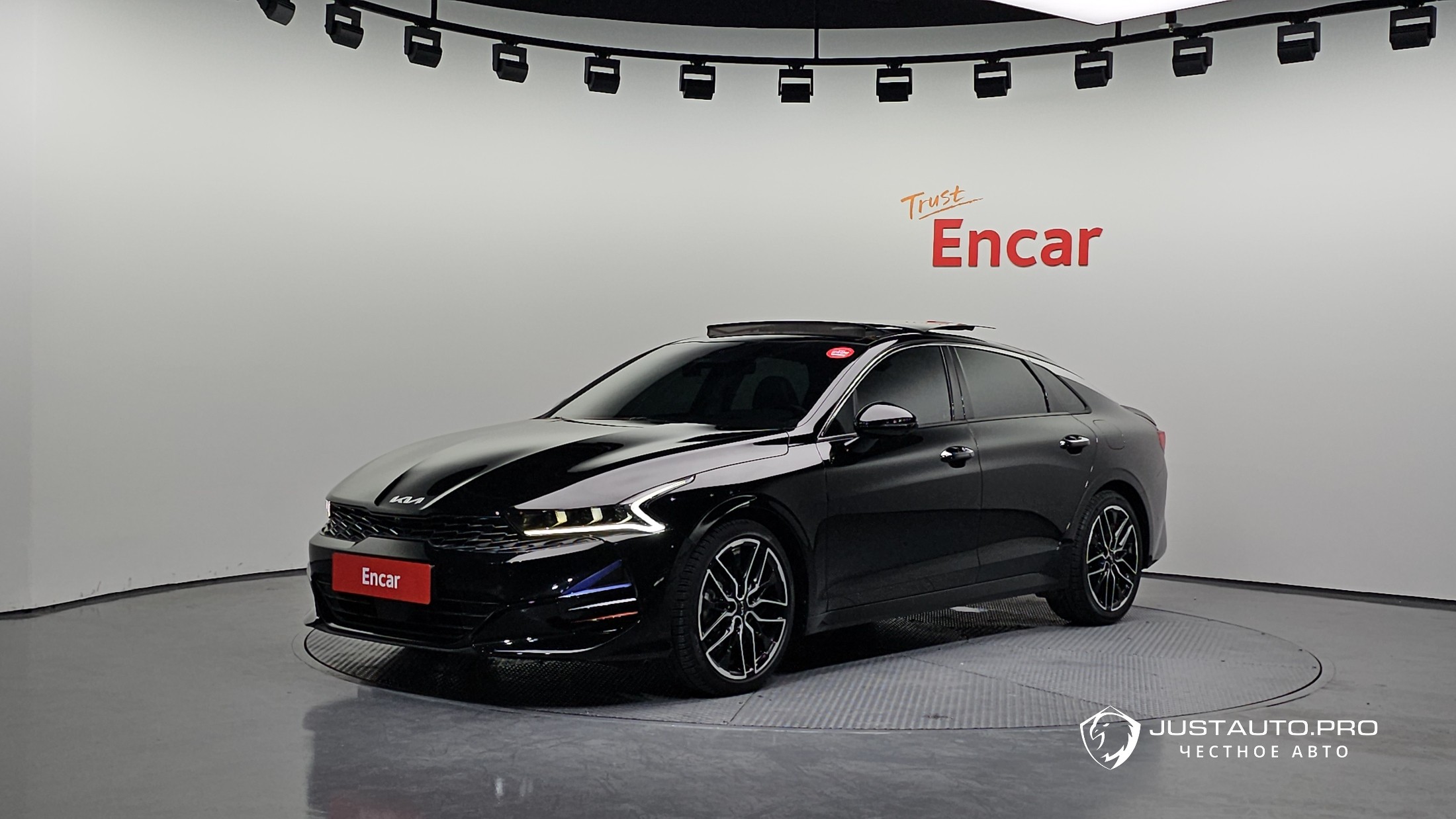 Автомобиль Kia K5