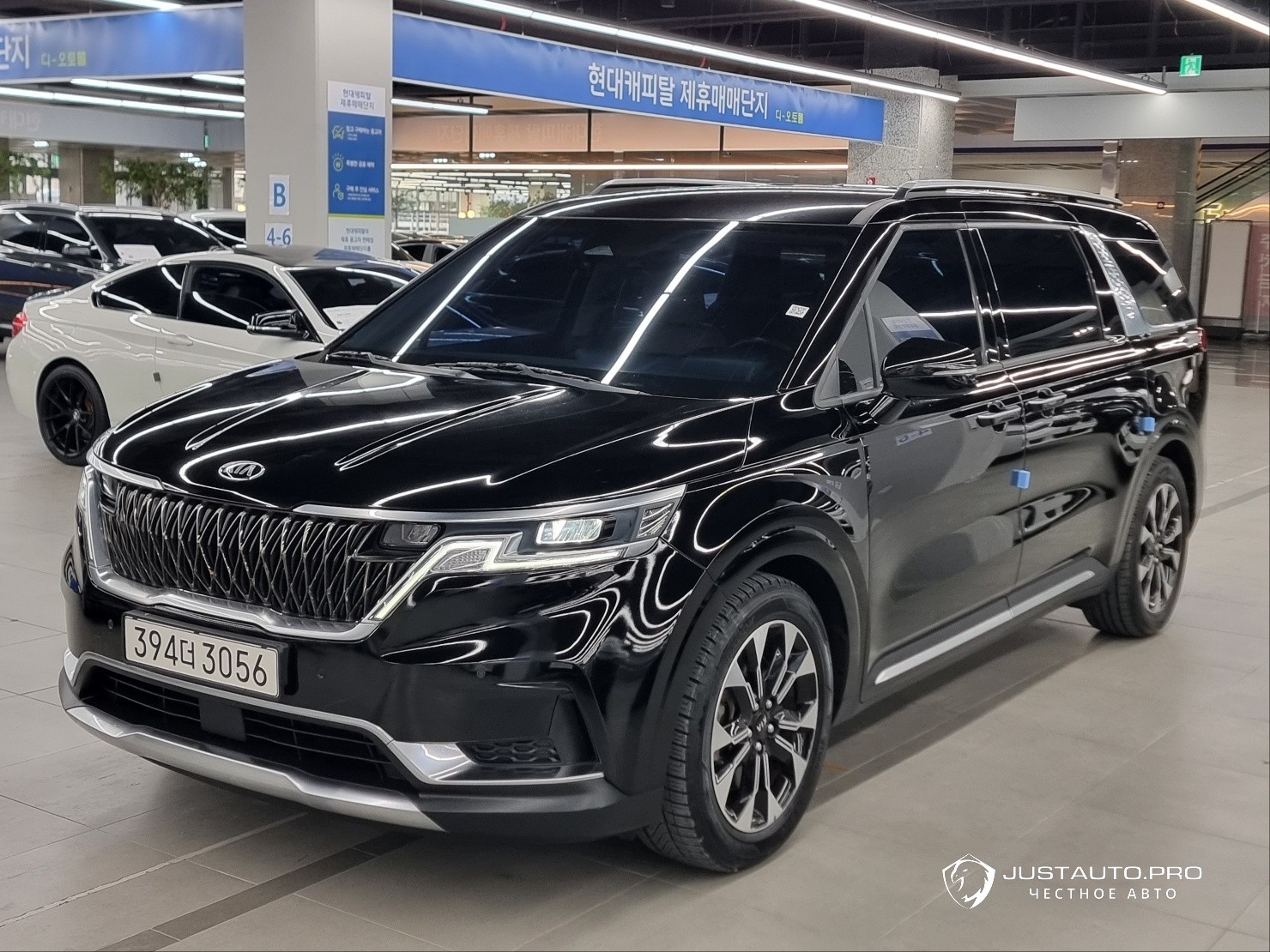Автомобиль Kia Canival