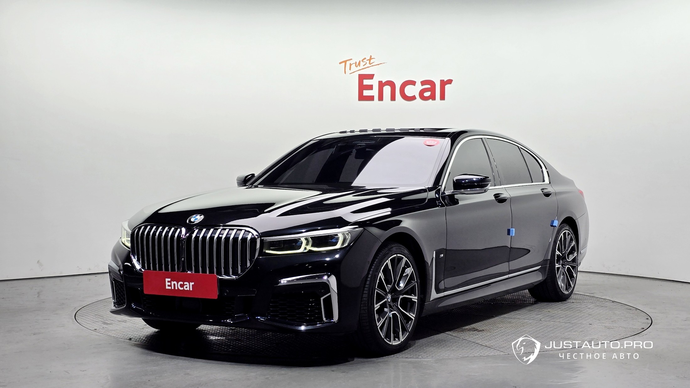 Автомобиль BMW 7-Series