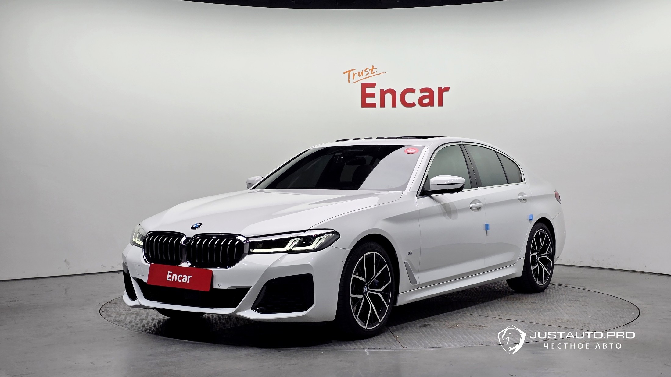 Автомобиль BMW 5-Series