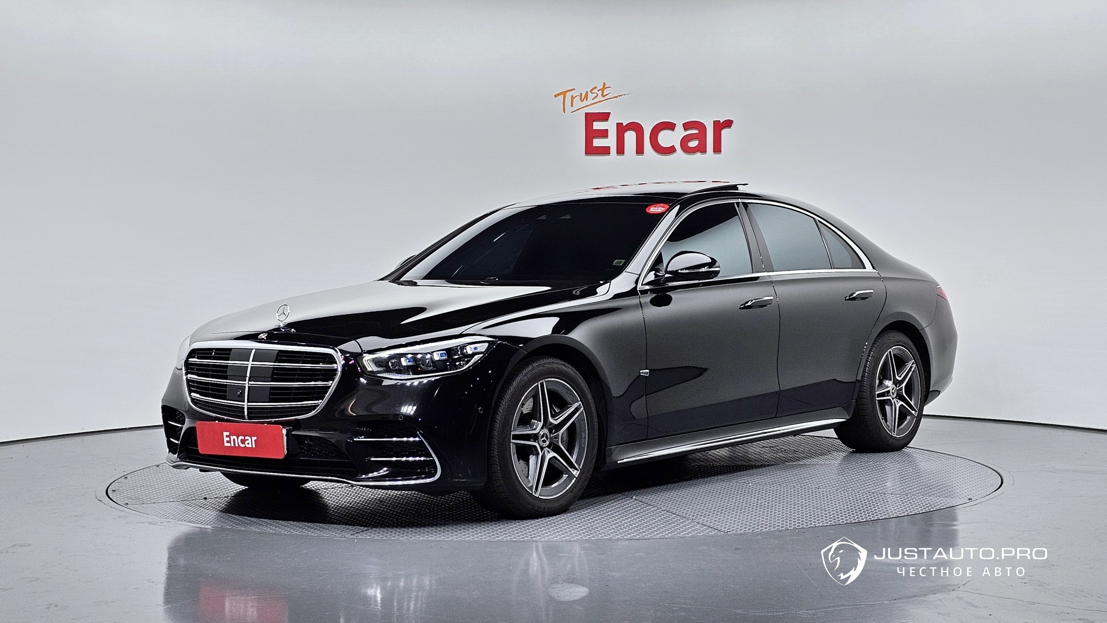 Автомобиль Mercedes-Benz S-Class