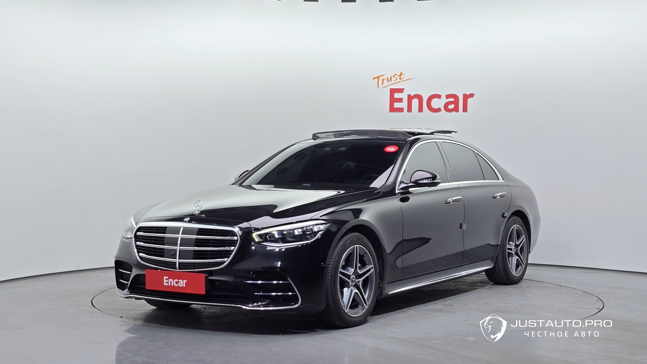 Автомобиль Mercedes-Benz S-Class