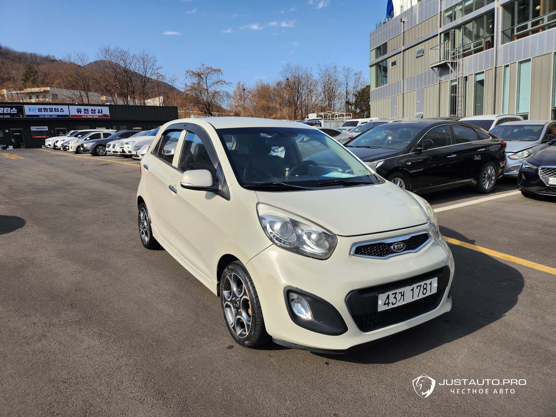 Автомобиль Kia morning