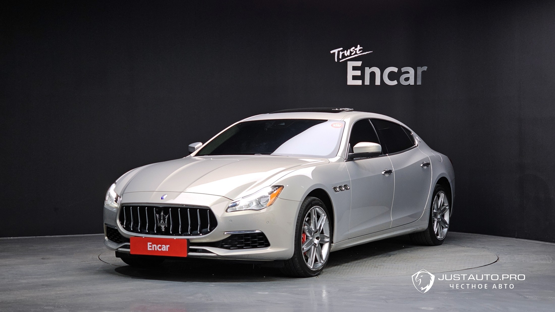 Автомобиль Maserati Quattroporte
