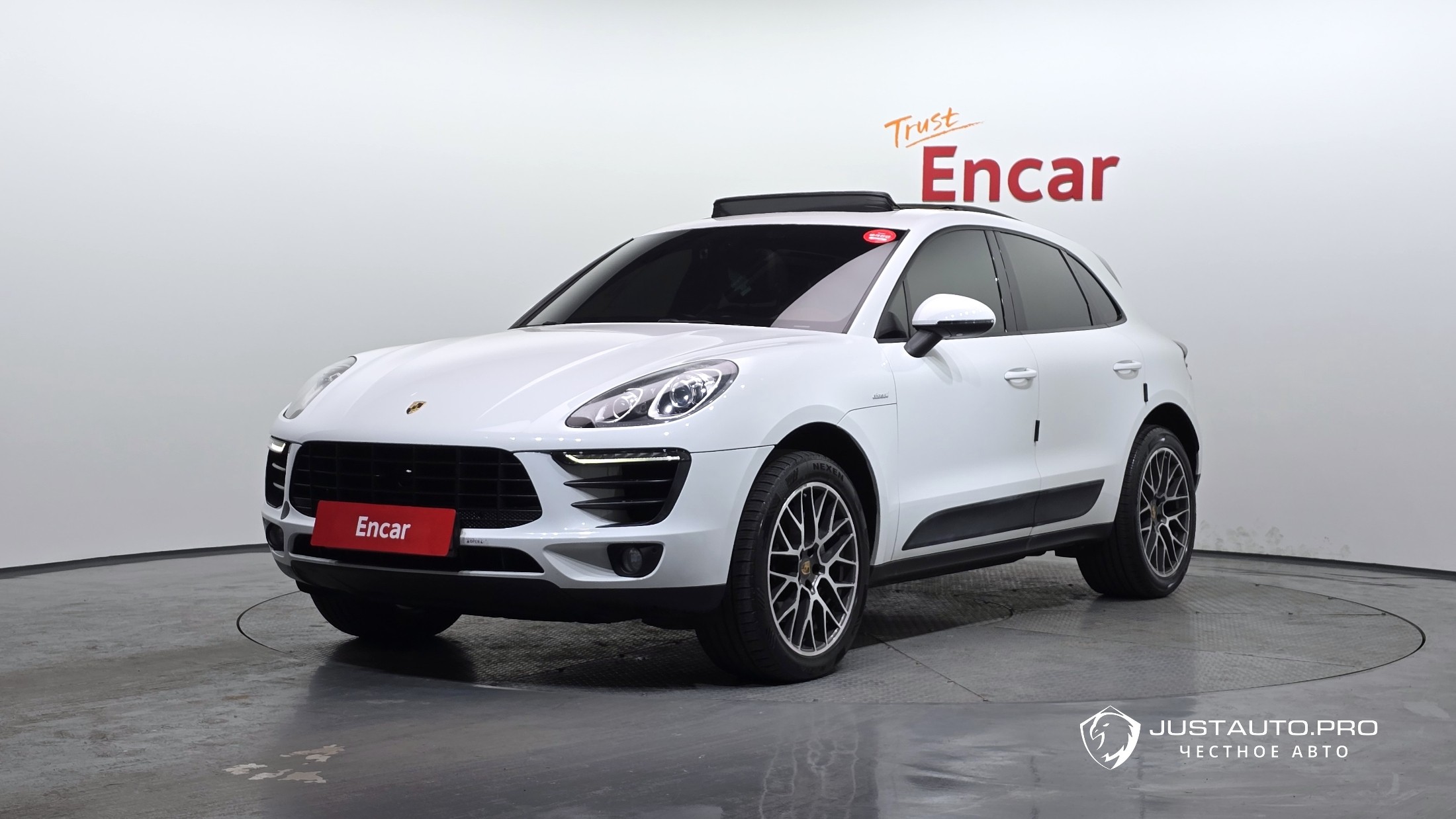 Автомобиль Porsche Macan
