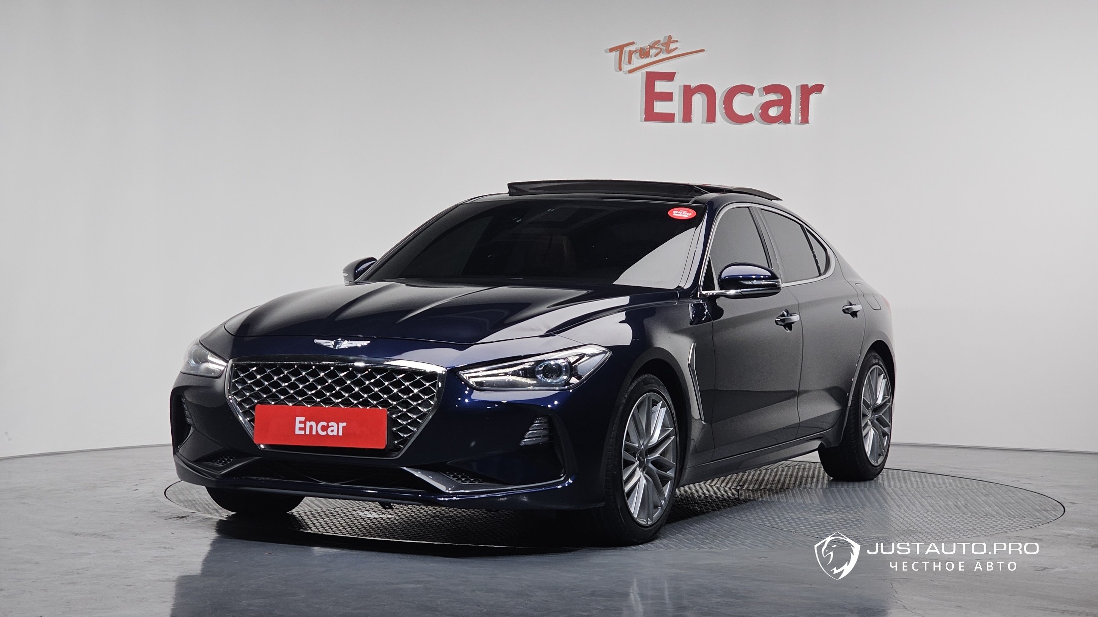 Автомобиль Genesis G70