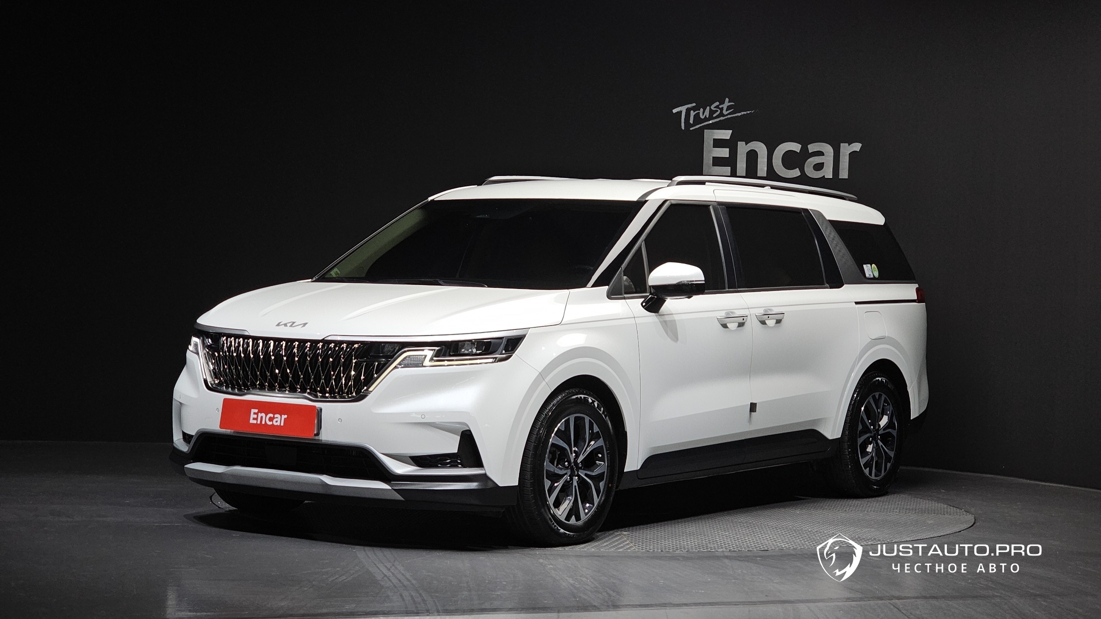 Автомобиль Kia Canival