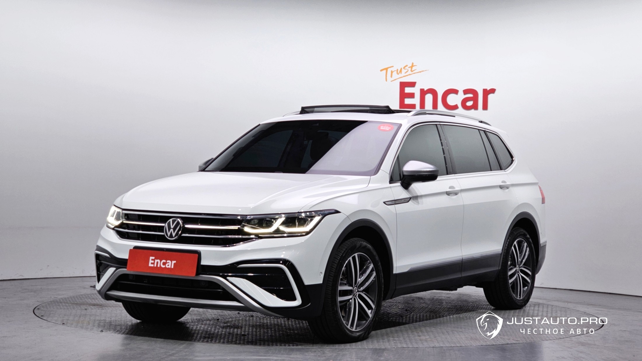 Автомобиль Volkswagen Tiguan