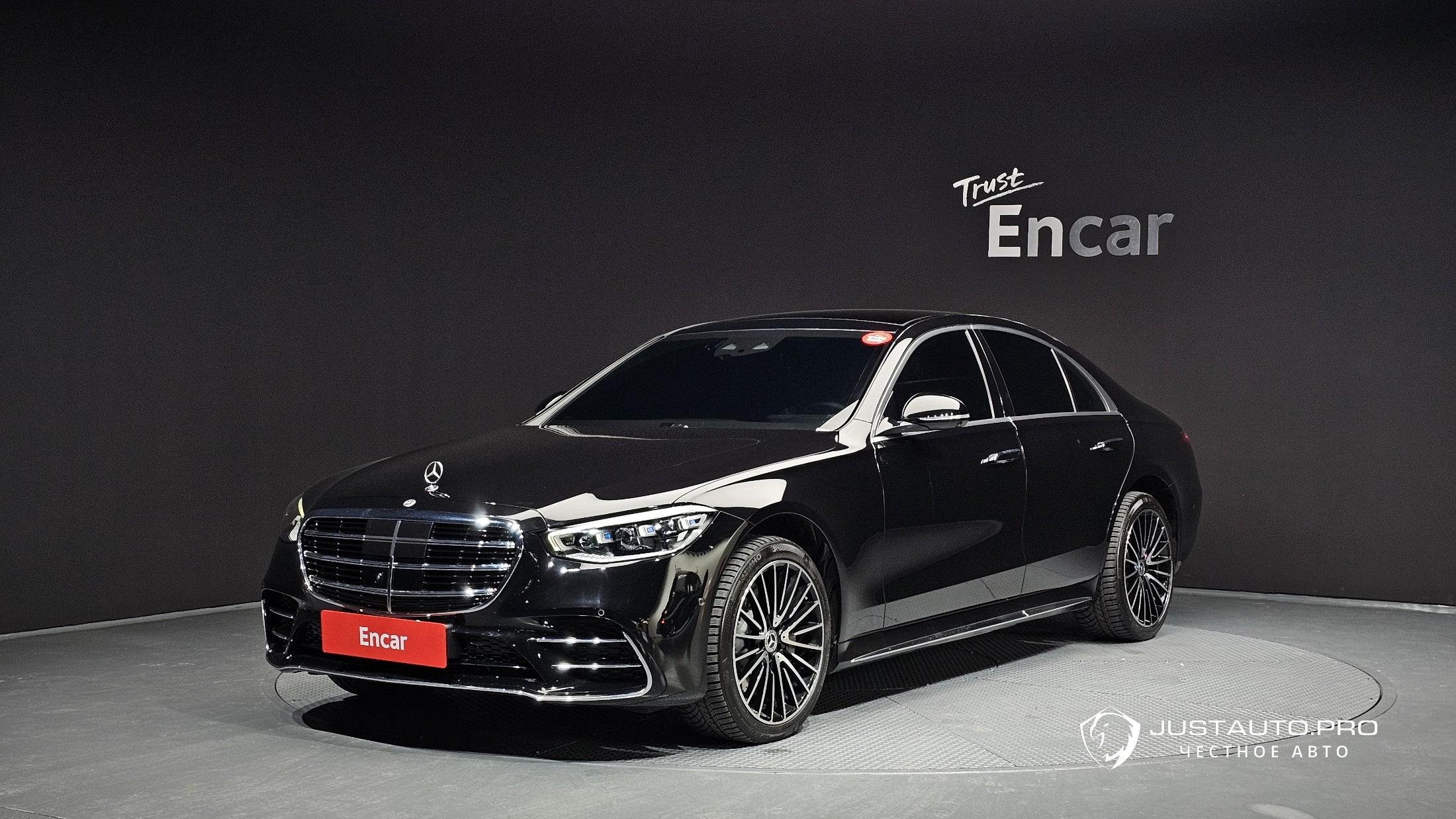Автомобиль Mercedes-Benz S-Class