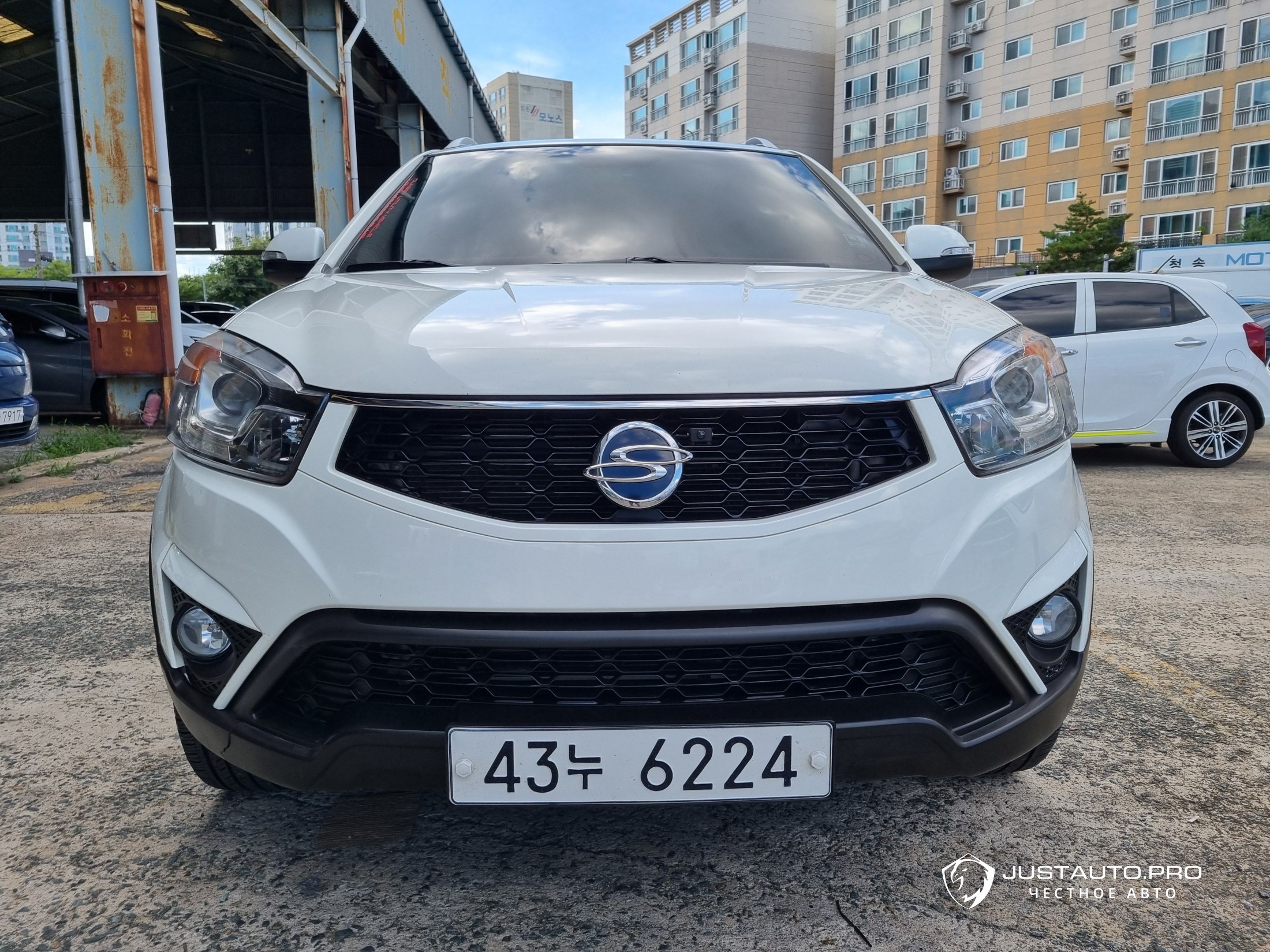 Автомобиль KG_Mobility_Ssangyong KORANDO