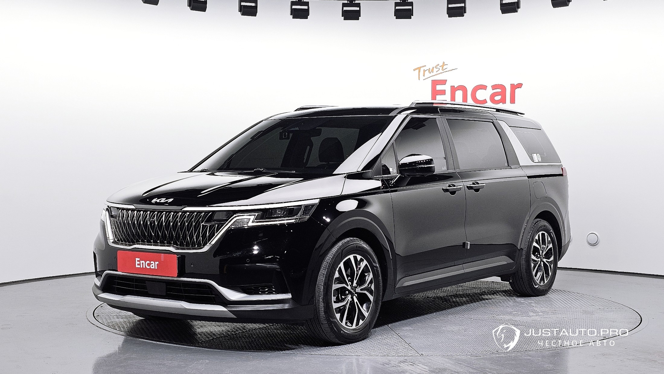 Автомобиль Kia Canival