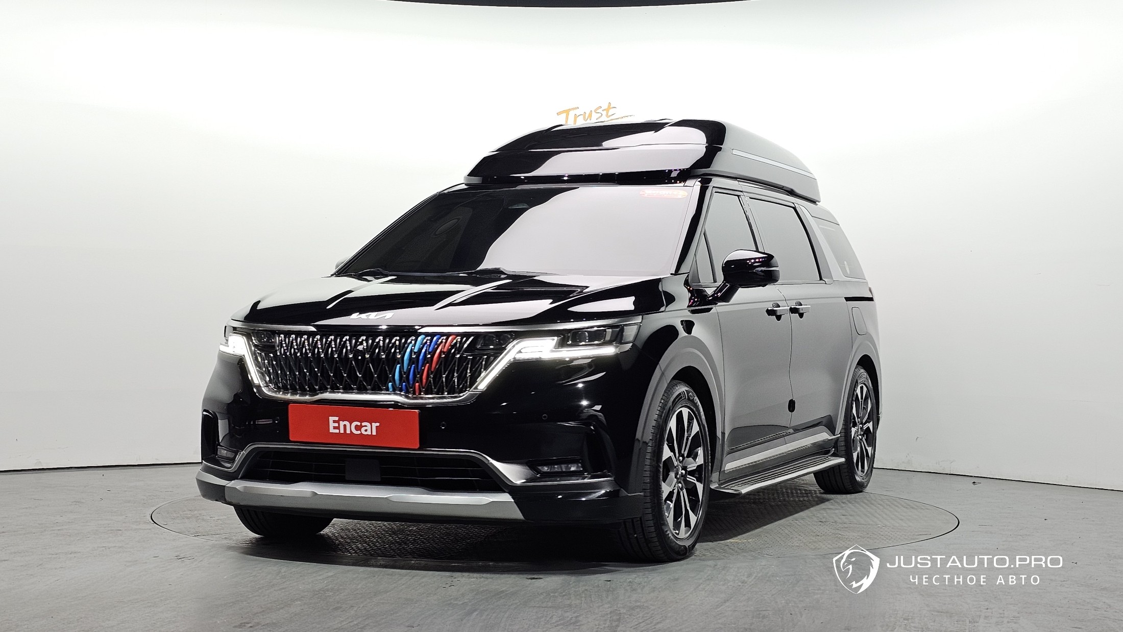 Автомобиль Kia Canival