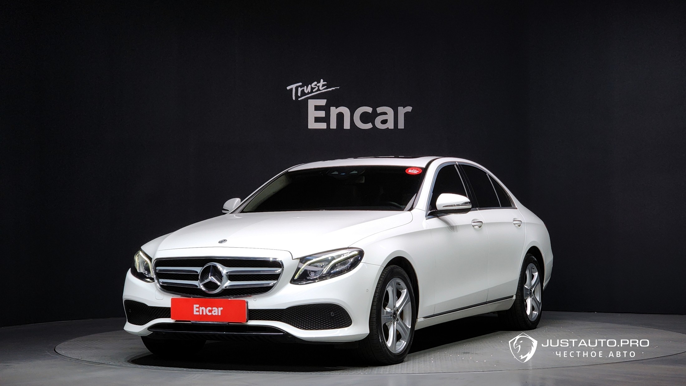 Автомобиль Mercedes-Benz E-Class