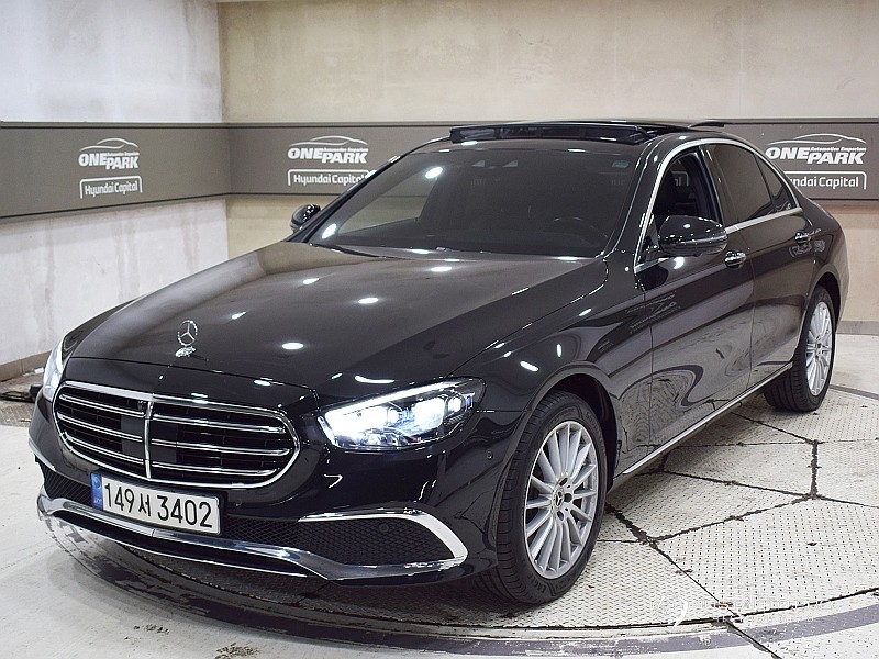 Автомобиль Mercedes-Benz E-Class