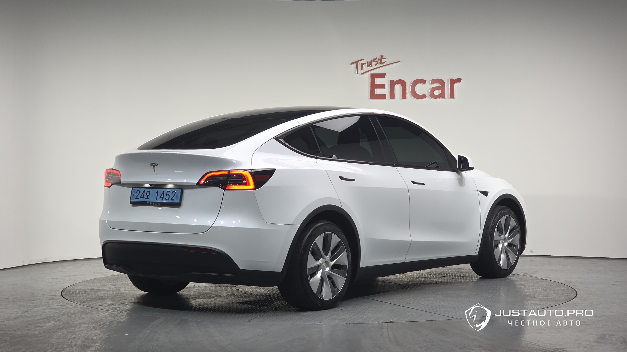 Автомобиль Tesla Model Y