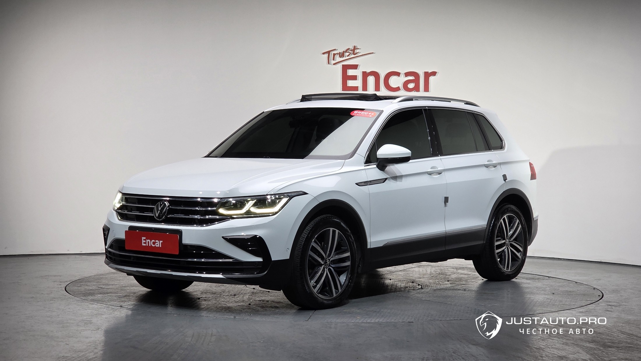 Автомобиль Volkswagen Tiguan