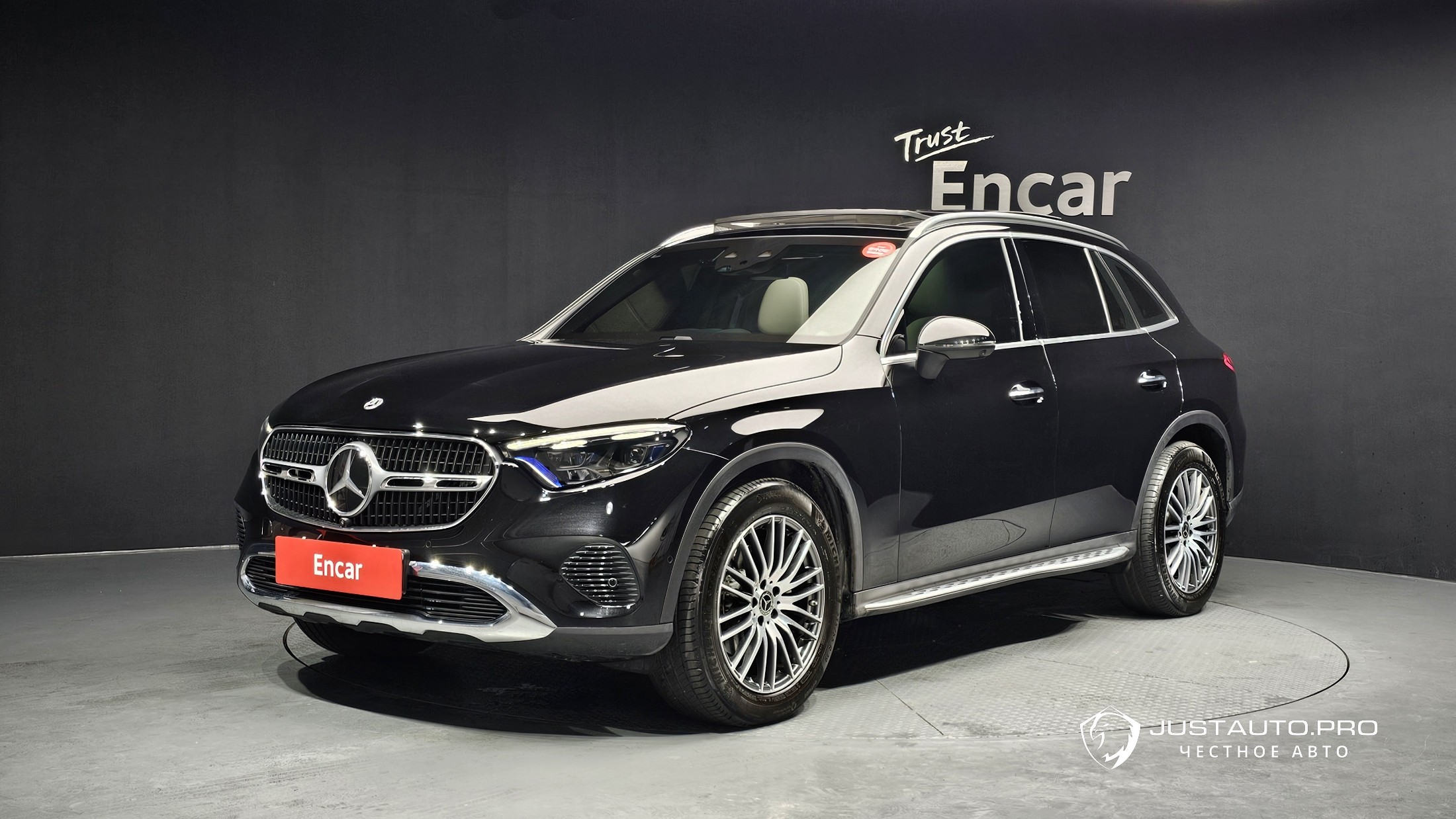 Автомобиль Mercedes-Benz GLC-Class