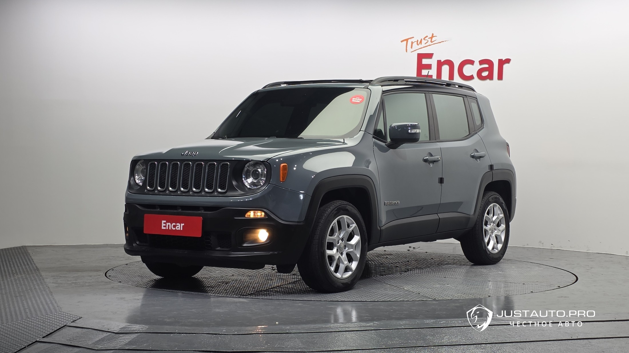Автомобиль Jeep Renegade
