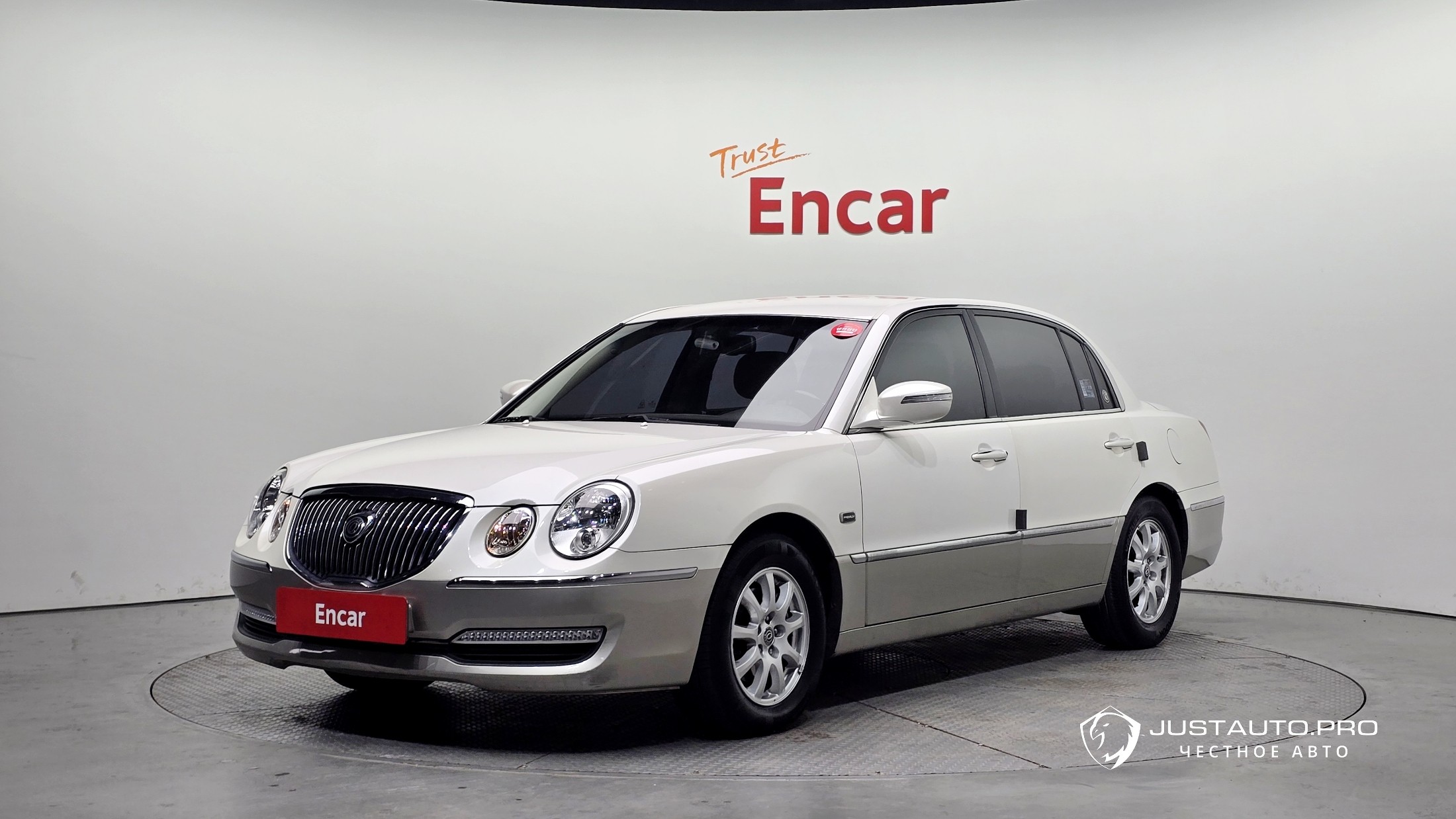 Автомобиль Kia OPIRUS