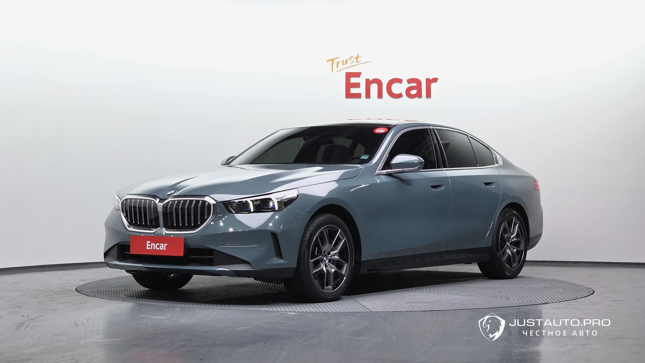 Автомобиль BMW 5-Series