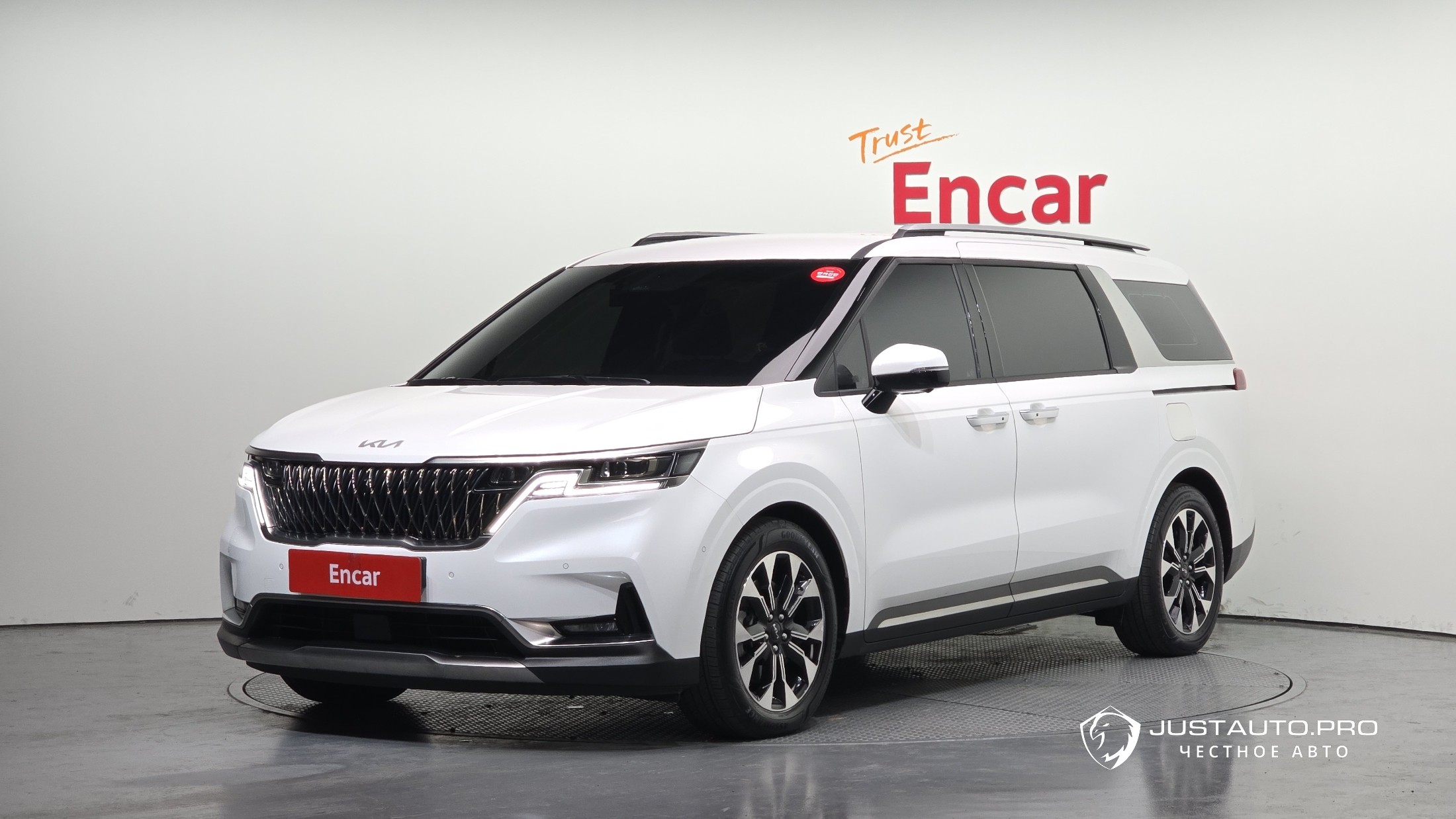 Автомобиль Kia Canival